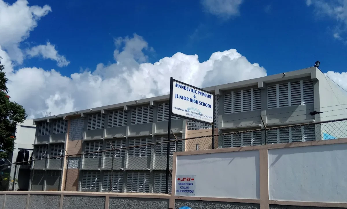Mandeville Primary School campus
